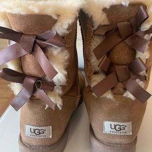 Ugg boots with bows